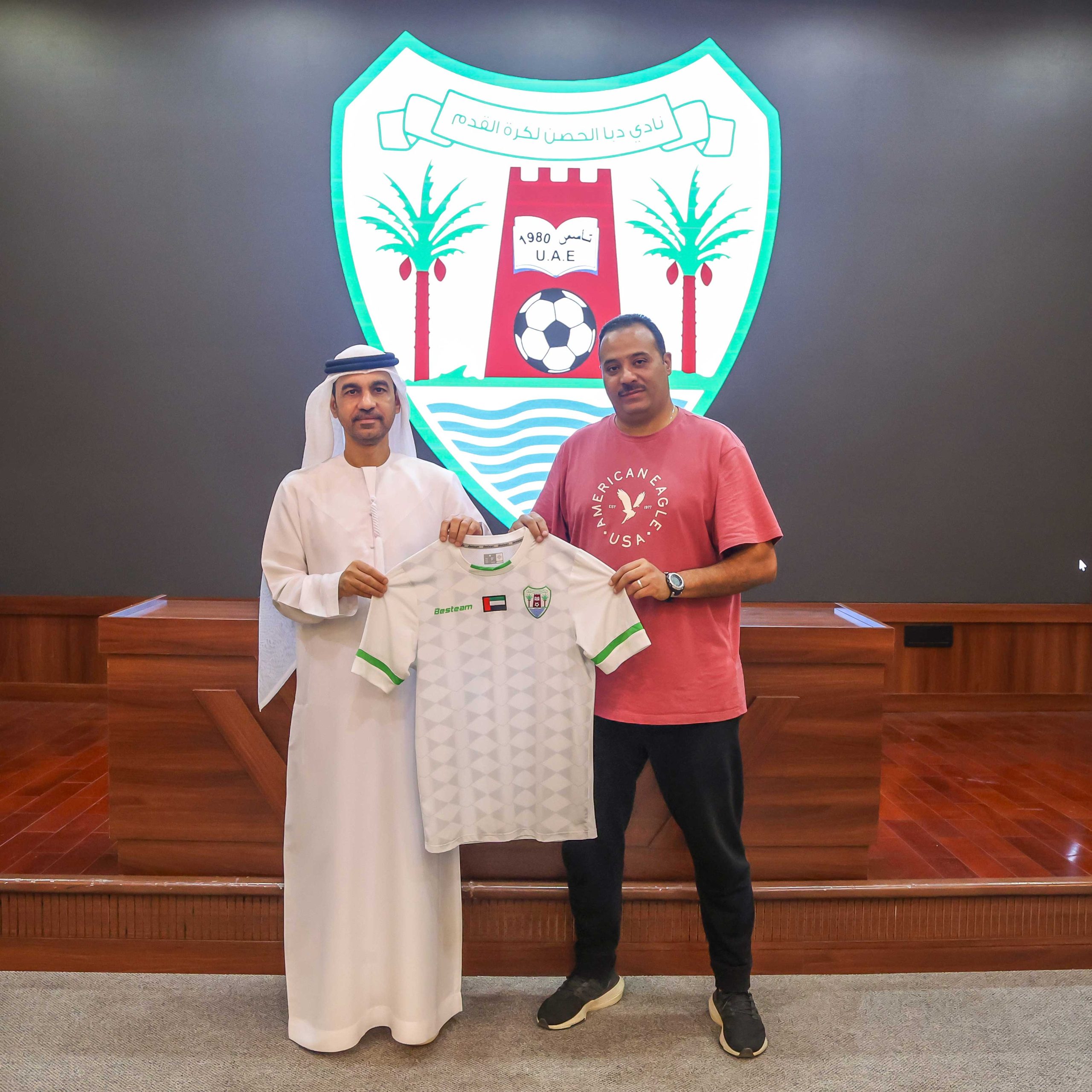 دبا الحصن يتعاقد مع المدرب المصري طارق السيد